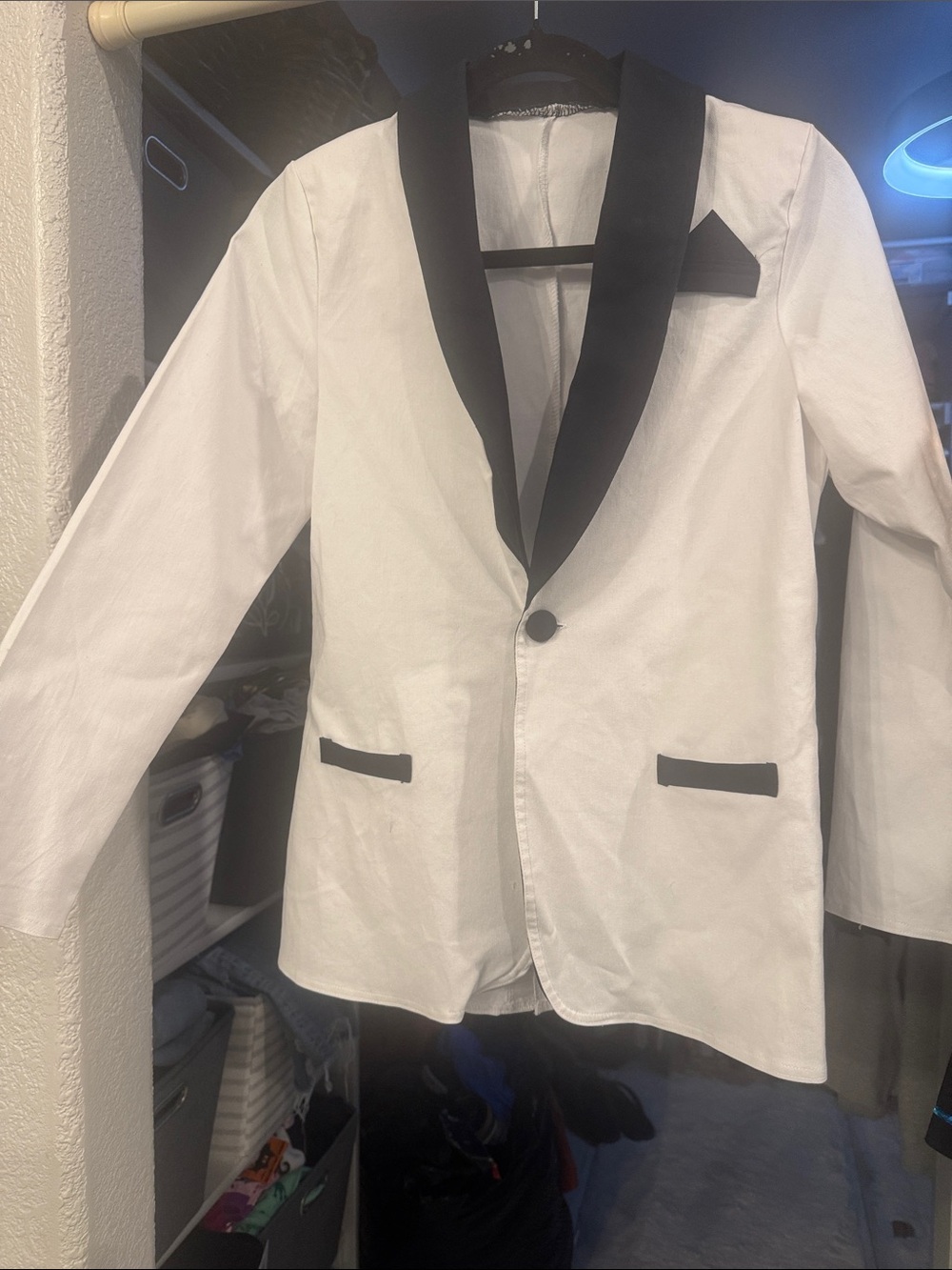 Weissman White Blazer with Black Shawl Collar